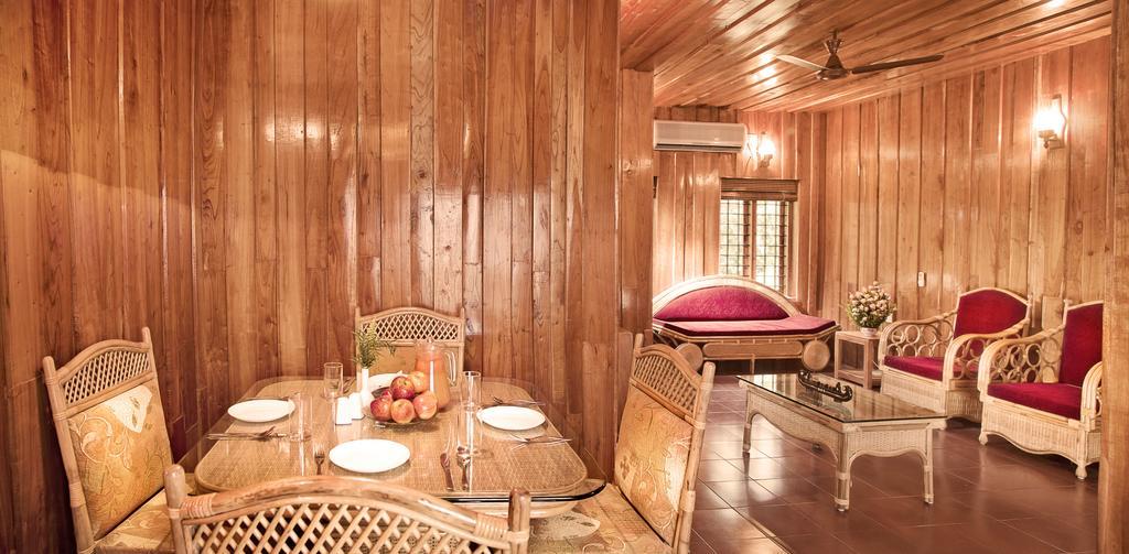 Woods N Spice - Thekkady Hotel Kumily Exterior photo