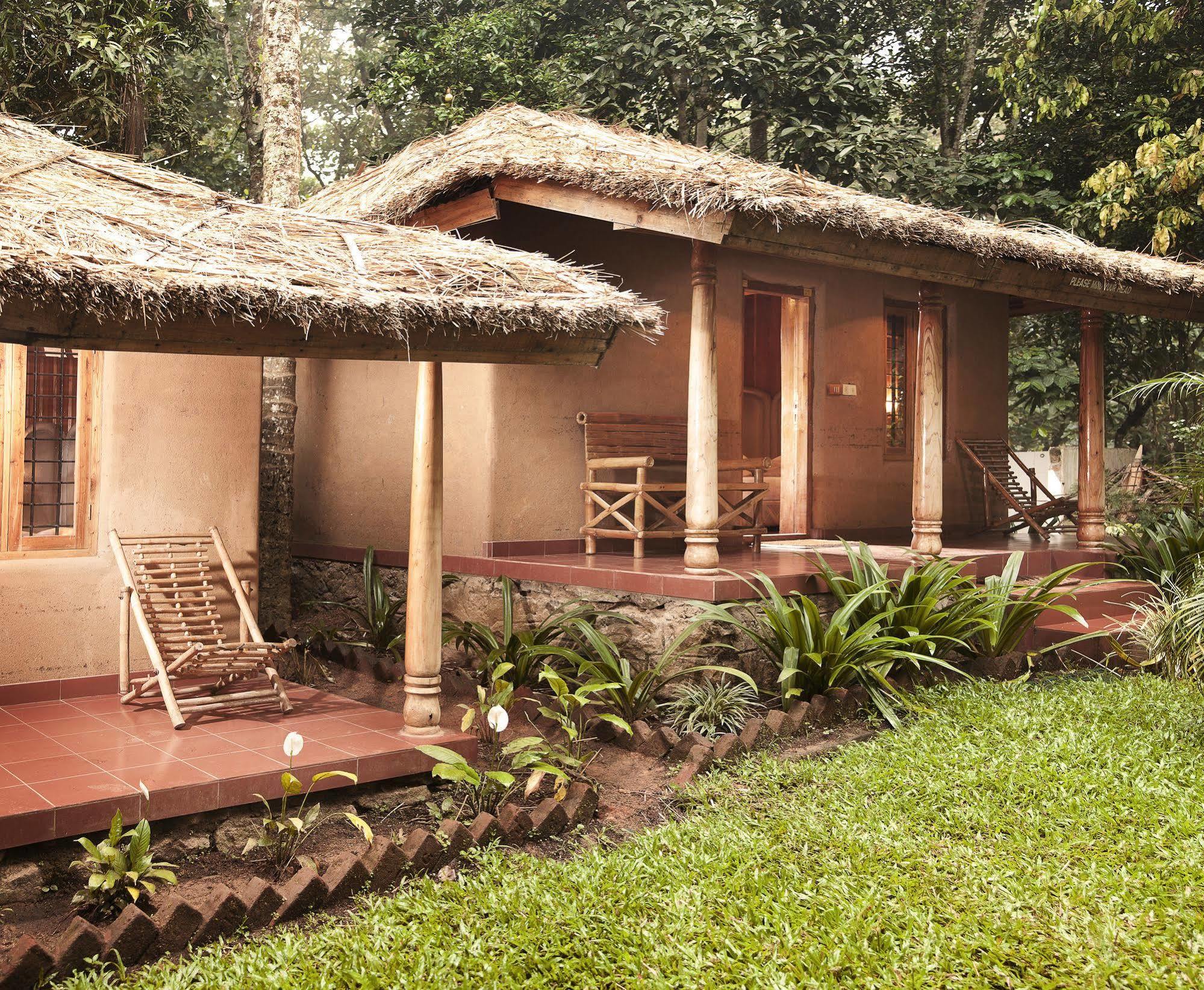 Woods N Spice - Thekkady Hotel Kumily Exterior photo
