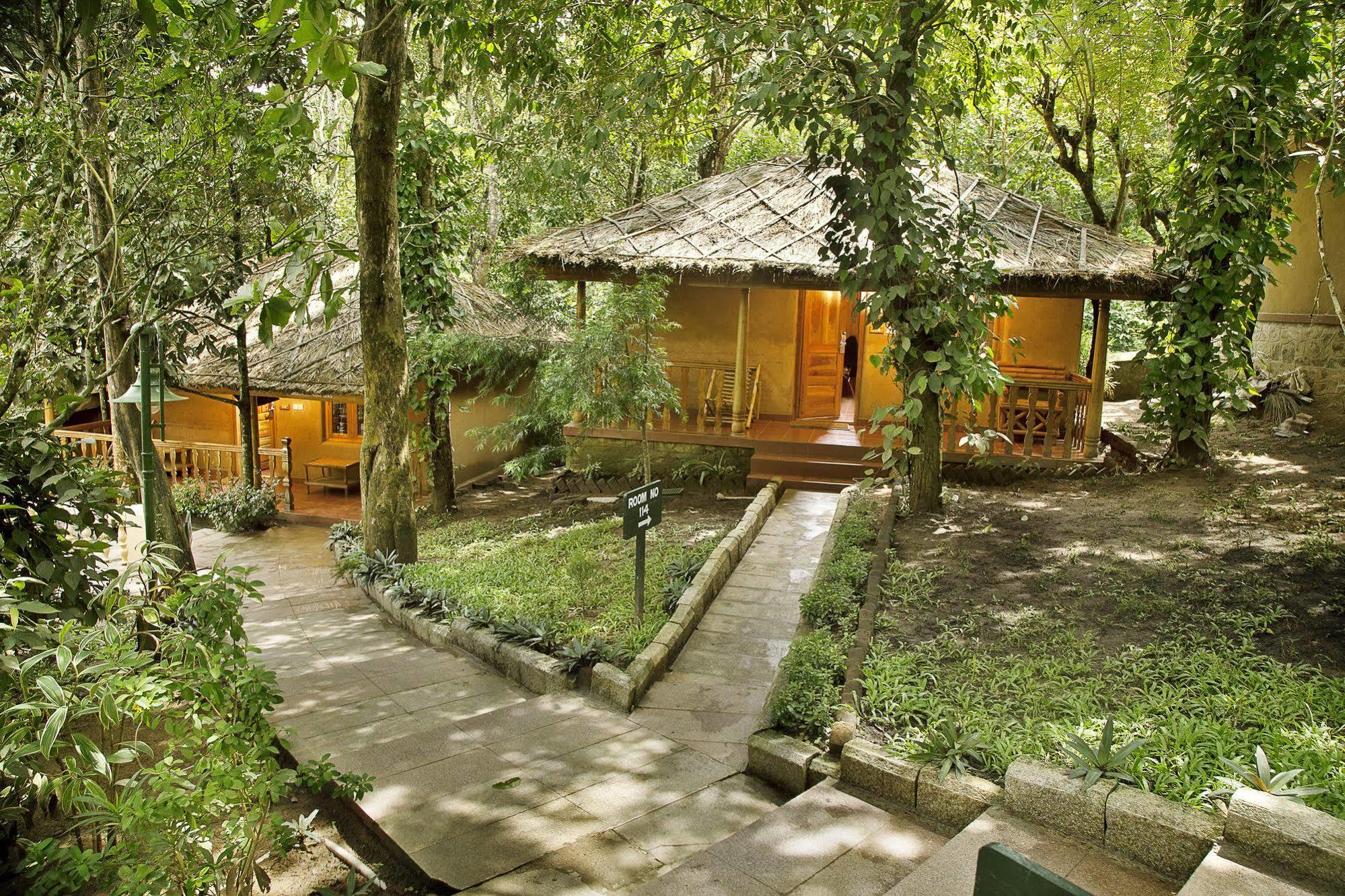Woods N Spice - Thekkady Hotel Kumily Exterior photo