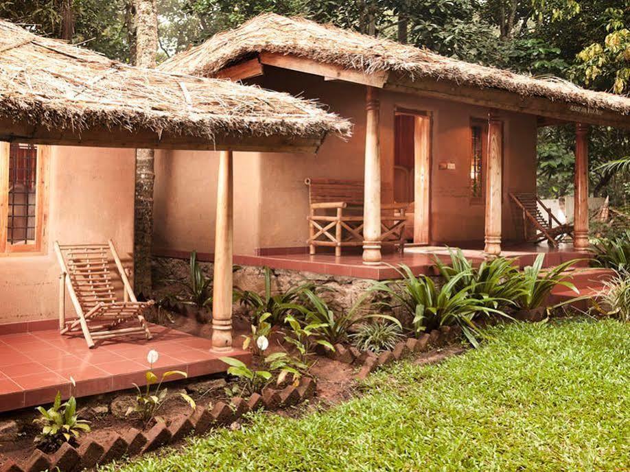 Woods N Spice - Thekkady Hotel Kumily Exterior photo