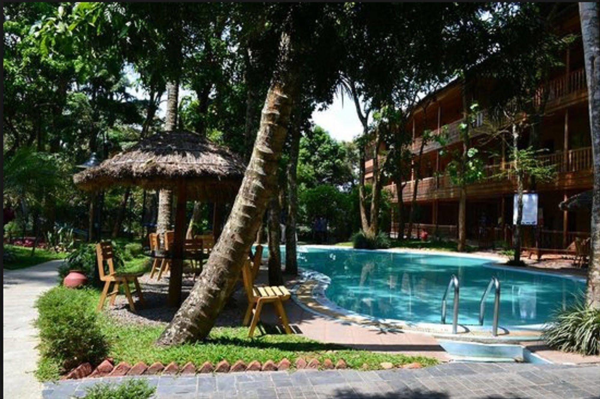 Woods N Spice - Thekkady Hotel Kumily Exterior photo